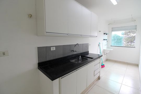 Cozinha de apartamento para alugar com 2 quartos, 42m² em Vila Butantã, São Paulo
