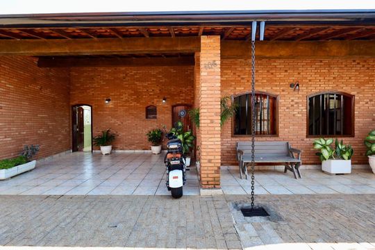 Casa para alugar com 3 quartos, 290m² em Vila Madalena, Campinas