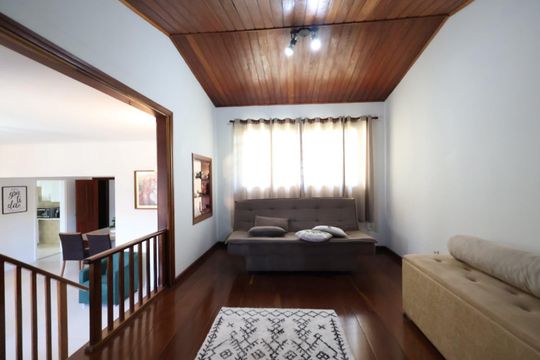 Sala TV de casa para alugar com 3 quartos, 290m² em Vila Madalena, Campinas