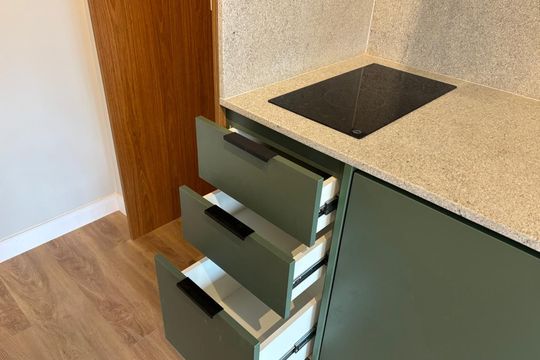 Cozinha de apartamento para alugar com 1 quarto, 29m² em Pinheiros, São Paulo