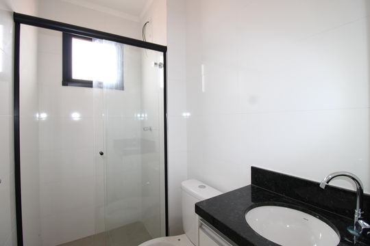 Banheiro de apartamento para alugar com 2 quartos, 65m² em Parada Xv de Novembro, São Paulo