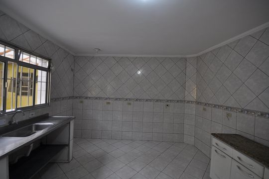 Cozinha de casa para alugar com 3 quartos, 180m² em Vila Sabrina, São Paulo
