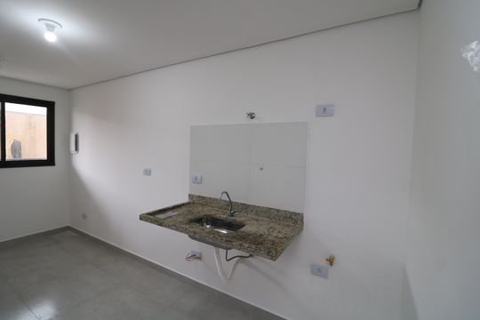 Cozinha de apartamento para alugar com 2 quartos, 40m² em Chácara Mafalda, São Paulo