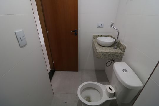 Banheiro de apartamento para alugar com 2 quartos, 40m² em Chácara Mafalda, São Paulo