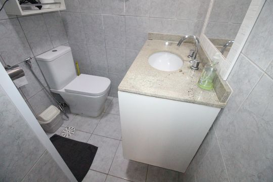 Banheiro de apartamento para alugar com 2 quartos, 50m² em Jardim Satélite, São José dos Campos