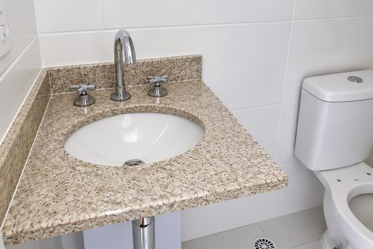 Banheiro de kitnet/studio à venda com 1 quarto, 28m² em Santo Amaro, São Paulo