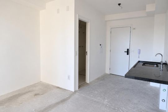 Cozinha de kitnet/studio à venda com 1 quarto, 28m² em Santo Amaro, São Paulo