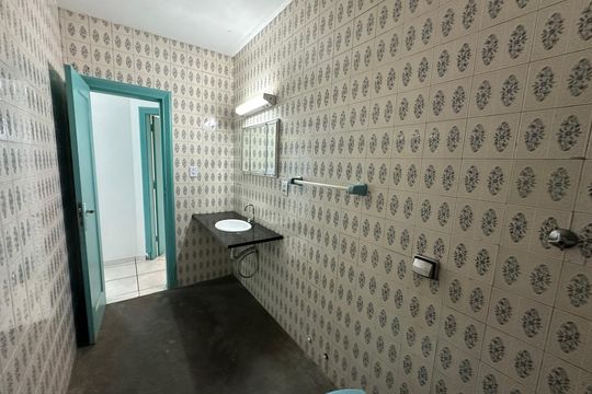 Banheiro social de apartamento para alugar com 2 quartos, 100m² em Itararé, São Vicente