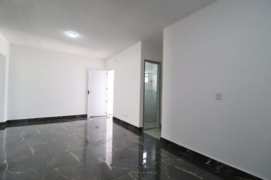 Sala de casa de condomínio para alugar com 3 quartos, 144m² em Aclimação, Uberlândia