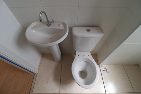 Banheiro  de apartamento para alugar com 2 quartos, 49m² em Maubisa, Ribeirão Preto