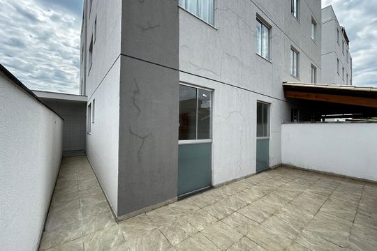 Apartamento à venda com 2 quartos, 50m² em Pedra Azul, Contagem