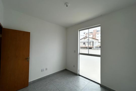 Apartamento à venda com 2 quartos, 50m² em Pedra Azul, Contagem