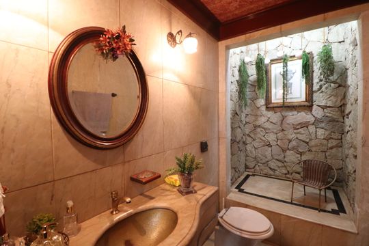 Lavabo de casa para alugar com 4 quartos, 673m² em Tabajaras, Uberlândia