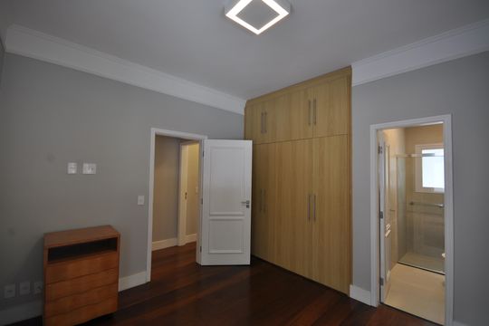 Suíte 4 de casa à venda com 4 quartos, 2198m² em Jardim Ibiratiba, São Paulo