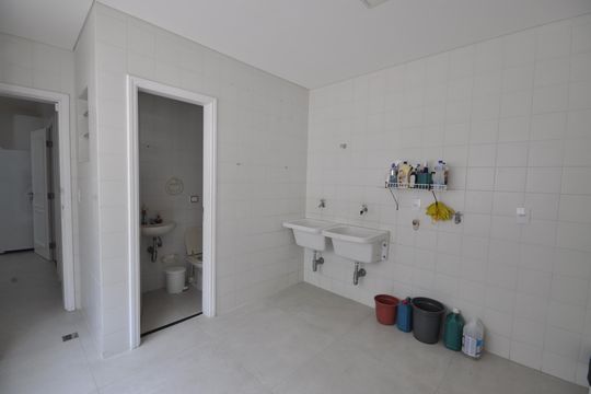 Área de Serviço de casa à venda com 4 quartos, 2198m² em Jardim Ibiratiba, São Paulo