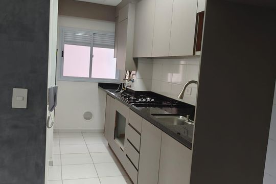 Cozinha de apartamento para alugar com 2 quartos, 61m² em Boqueirão, Praia Grande