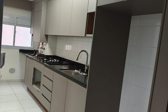Cozinha de apartamento para alugar com 2 quartos, 61m² em Boqueirão, Praia Grande