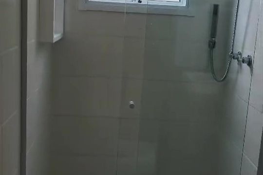 Banheiro de apartamento para alugar com 2 quartos, 61m² em Boqueirão, Praia Grande