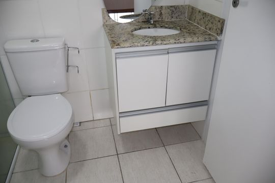 Banheiro de apartamento para alugar com 2 quartos, 50m² em Vila Metalúrgica, São Paulo
