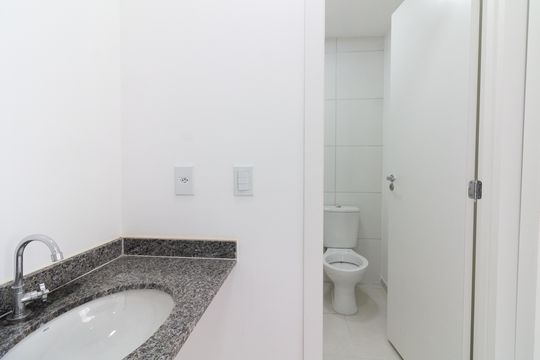 Banheiro de apartamento para alugar com 2 quartos, 37m² em Jaguaré, São Paulo