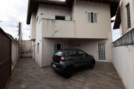 GARAGEM de casa para alugar com 3 quartos, 120m² em Jardim Chapadão, Campinas