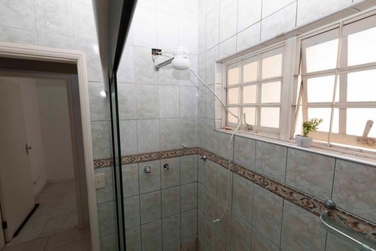 BANHEIRO SOCIAL de casa para alugar com 3 quartos, 120m² em Jardim Chapadão, Campinas