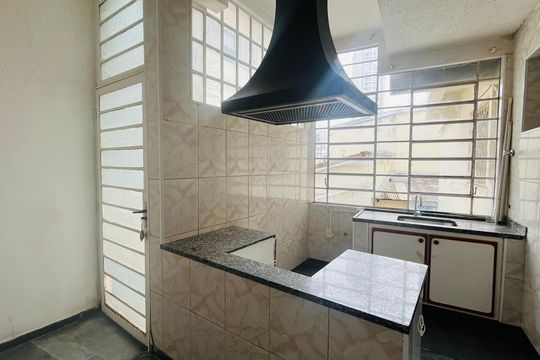 Casa à venda com 3 quartos, 210m² em Vila Itapura, Campinas