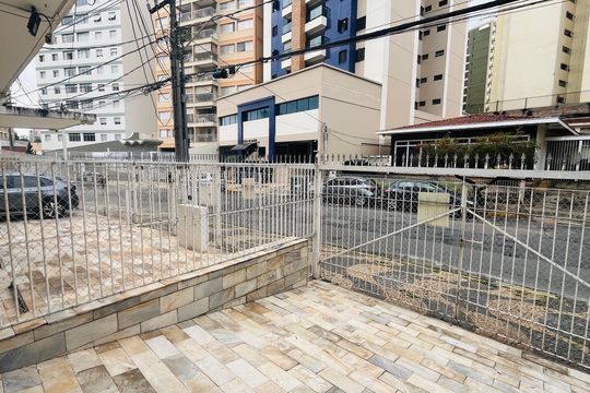 Casa à venda com 3 quartos, 210m² em Vila Itapura, Campinas