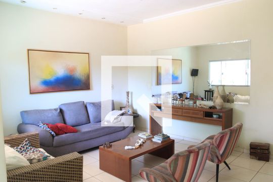 Casa à venda com 6 quartos, 500m² em Parque Industrial de Goiania, Goiânia
