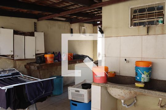 Casa à venda com 6 quartos, 500m² em Parque Industrial de Goiania, Goiânia
