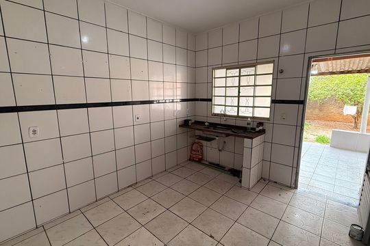 Cozinha de casa para alugar com 3 quartos, 105m² em Cidade Satélite São Luiz, Aparecida de Goiânia