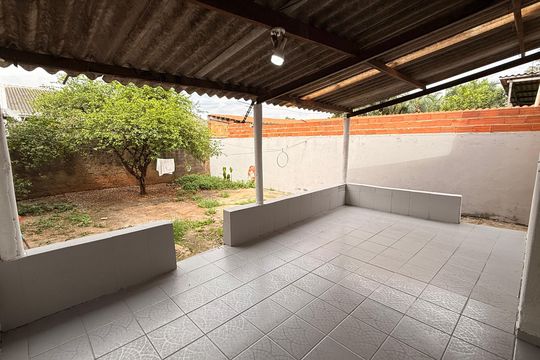 Área externa de casa para alugar com 3 quartos, 105m² em Cidade Satélite São Luiz, Aparecida de Goiânia