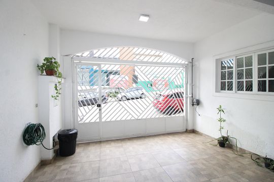 Garagem de casa para alugar com 3 quartos, 150m² em Itaquera, São Paulo
