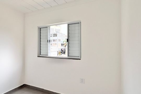 Quarto 2 de casa de condomínio para alugar com 2 quartos, 41m² em Vila Guedes, São Paulo