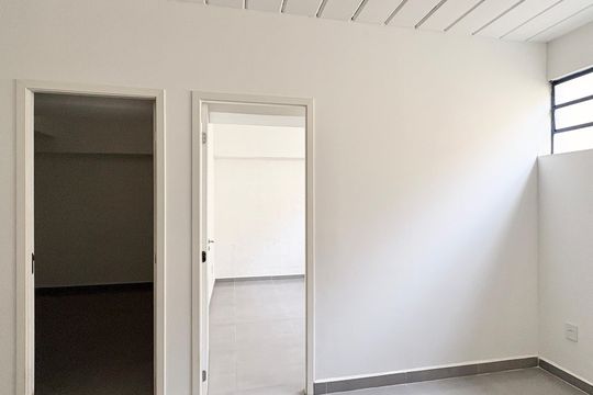 Cozinha de casa de condomínio para alugar com 2 quartos, 48m² em Vila Guedes, São Paulo