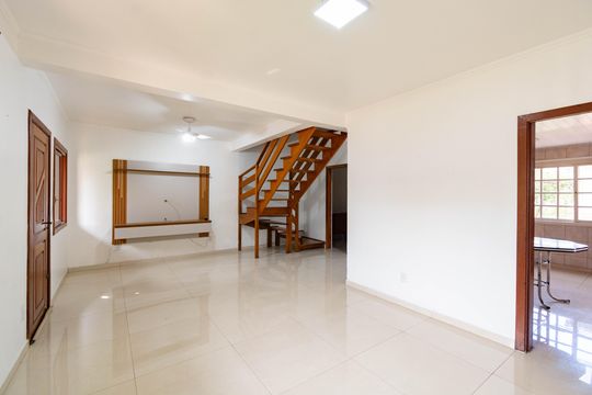 Casa para alugar com 4 quartos, 160m² em Fátima, Canoas