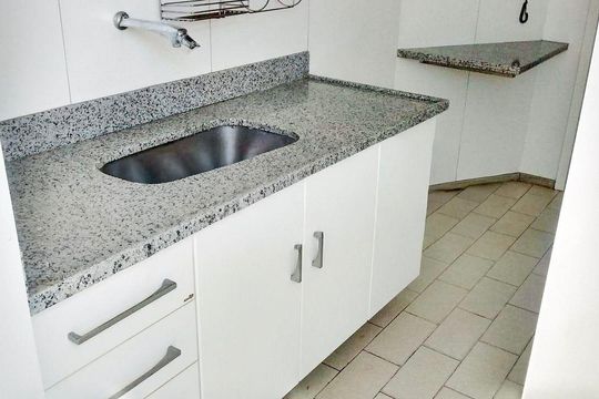 Cozinha de apartamento à venda com 2 quartos, 80m² em Savassi, Belo Horizonte