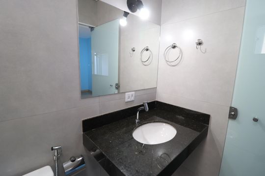 Banheiro de casa para alugar com 2 quartos, 70m² em Presidente Roosevelt, Uberlândia