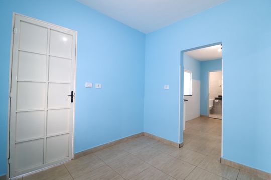 Sala de casa para alugar com 2 quartos, 70m² em Presidente Roosevelt, Uberlândia