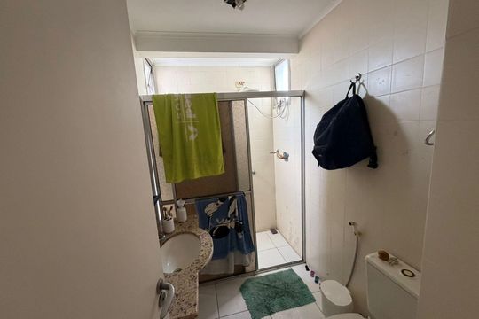 Banheiro de apartamento à venda com 2 quartos, 73m² em Bosque, Campinas