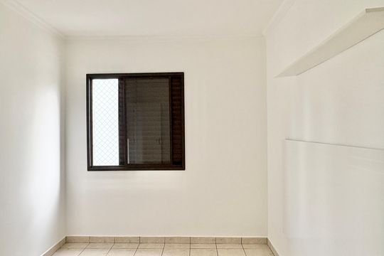 Quarto 1 de apartamento para alugar com 2 quartos, 50m² em Vila Mangalot, São Paulo