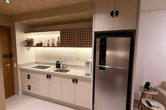 Cozinha de apartamento para alugar com 1 quarto, 54m² em Setor Bueno, Goiânia
