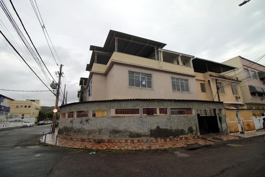 Fachada da casa de casa para alugar com 2 quartos, 160m² em Penha Circular, Rio de Janeiro