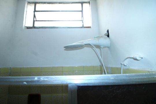 Banheiro da Suíte de casa para alugar com 2 quartos, 160m² em Penha Circular, Rio de Janeiro