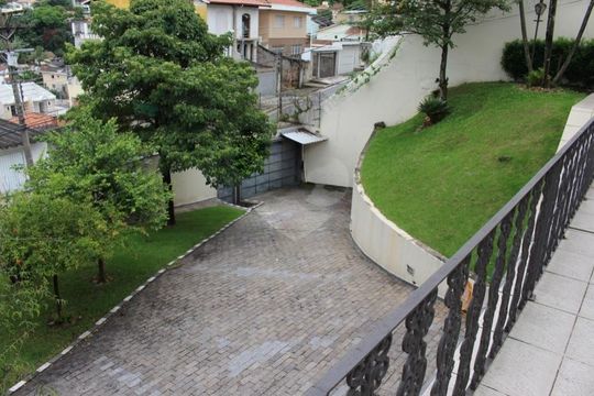 Casa à venda com 3 quartos, 440m² em Vila Irmaos Arnoni, São Paulo