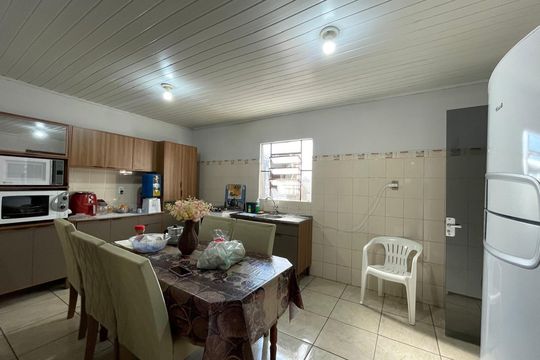 Casa à venda com 3 quartos, 200m² em Santos Dumont, São Leopoldo