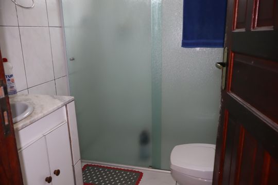 Banheiro de casa à venda com 2 quartos, 100m² em Jardim Nove de Julho, São Paulo