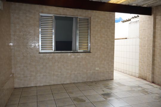 Garagem de casa à venda com 2 quartos, 100m² em Jardim Nove de Julho, São Paulo