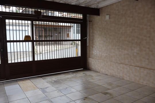 Garagem de casa à venda com 2 quartos, 100m² em Jardim Nove de Julho, São Paulo