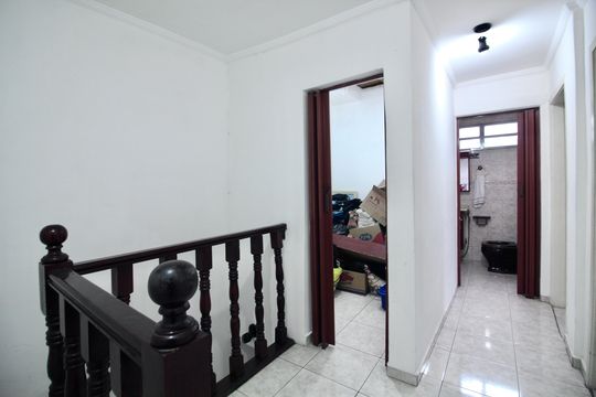 Corredor de casa à venda com 2 quartos, 60m² em Vila Araguaia, São Paulo